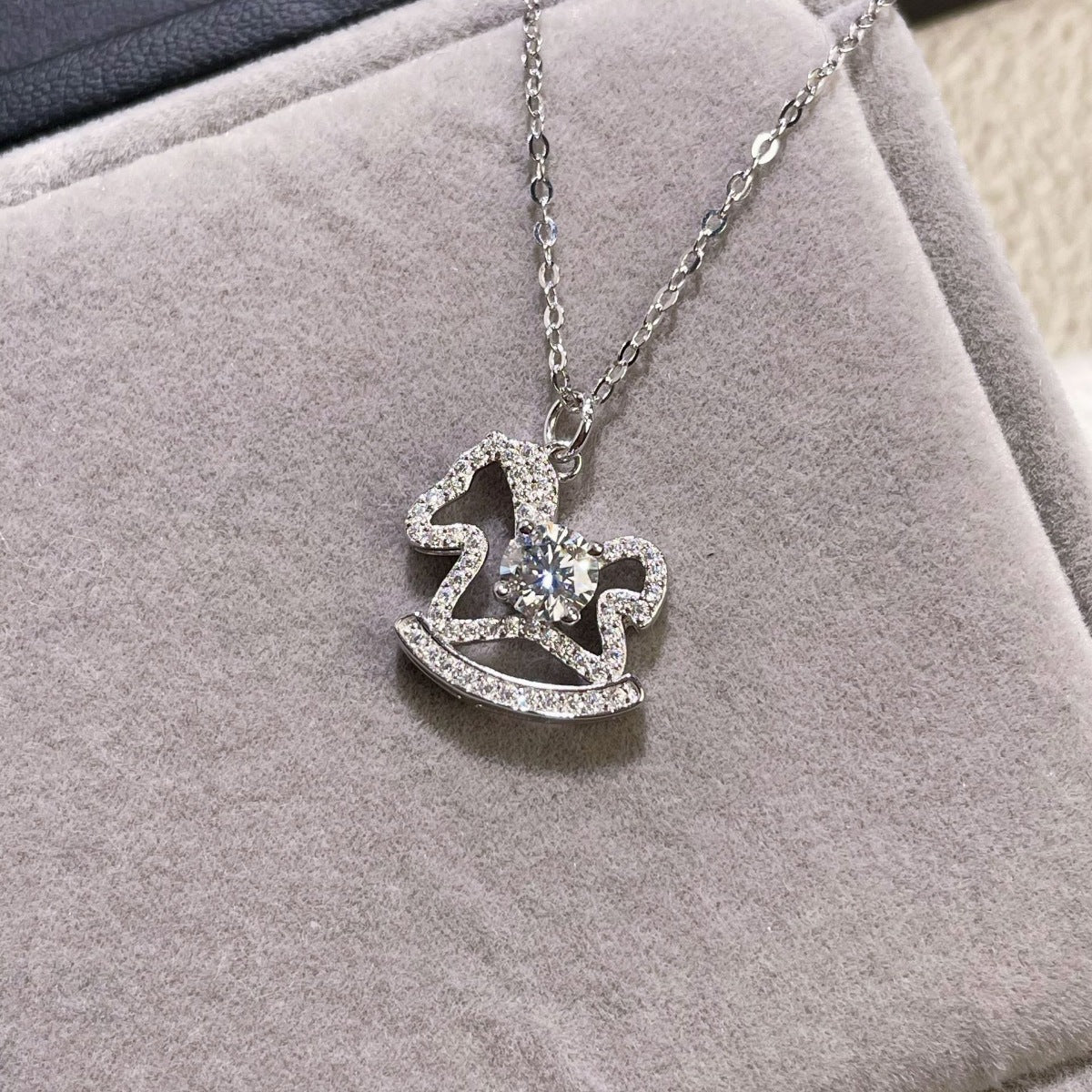 1e7572ee-6dc6-495d-9c33-8d5a8b6f9d03-Max