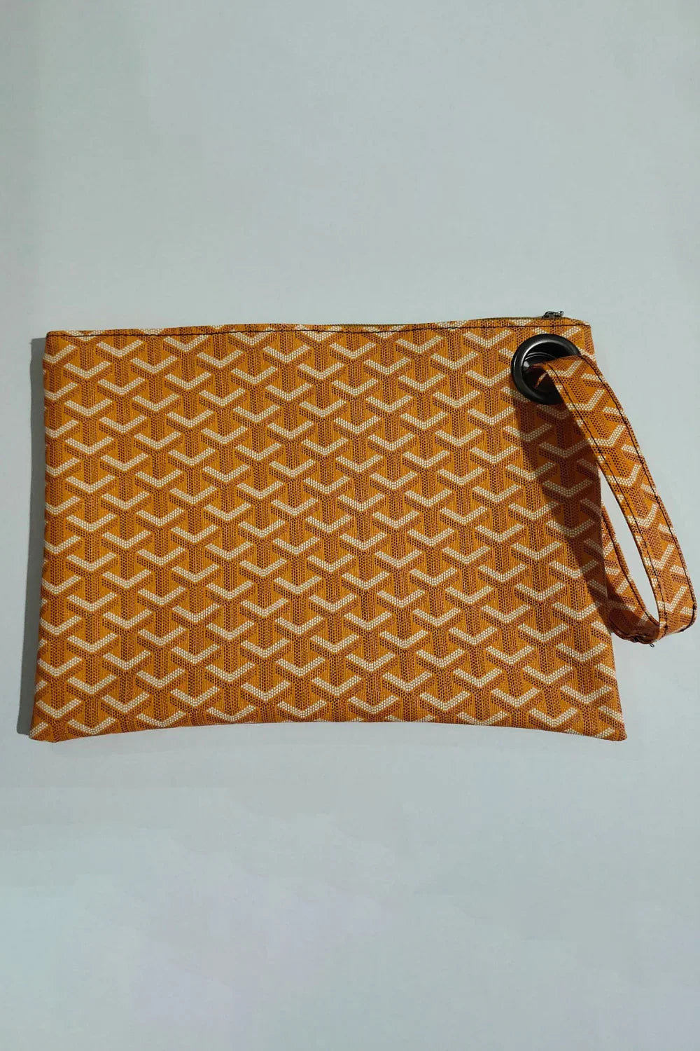 ee8615f35e47406e86337f8e7210b589-Max